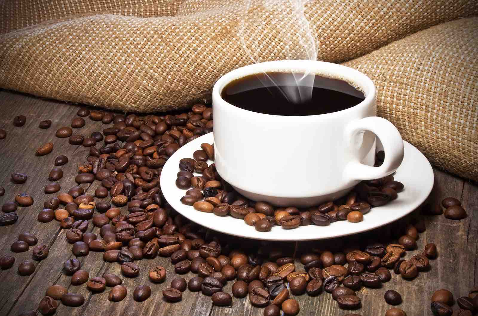 Miten terveellistä kahvi on? 1277 tutkimusta käsittäneen analyysin tulokset kahvista –ja taas opetus ravitsemustieteestä
